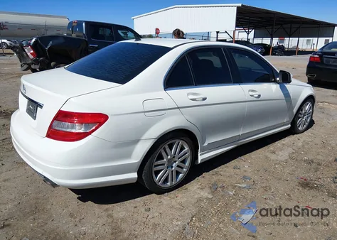 2008 Mercedes-Benz C 300 Luxury/Sport z USA, uszkodzony, nr VIN WDDGF54X38F195141